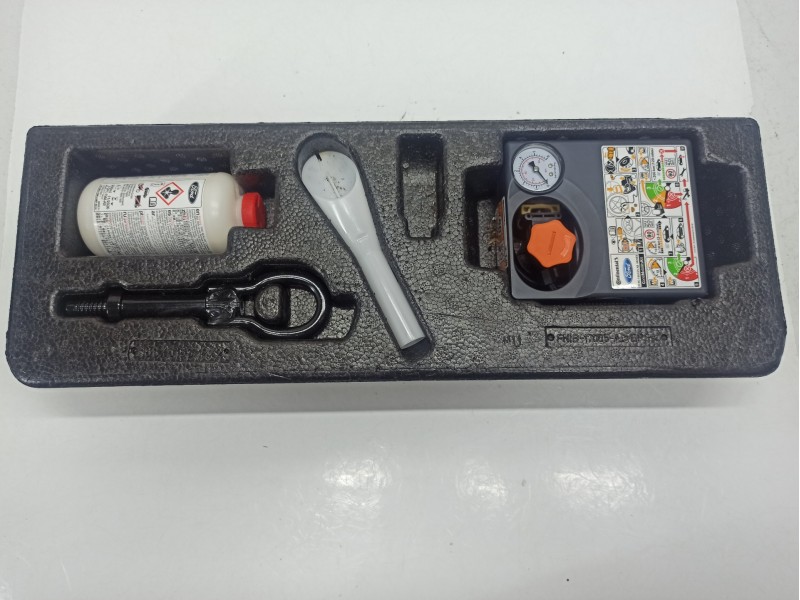 Recambio de herramientas para ford ecosport 1.0 ecoboost referencia OEM IAM FN1B17005A  