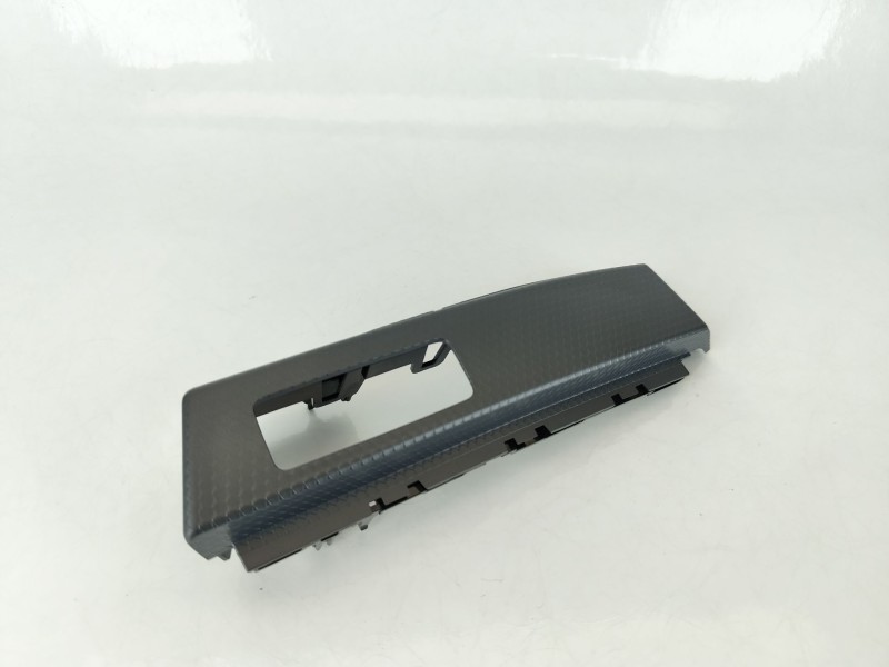 Recambio de moldura para audi a1 sportback (gba) 30 tfsi referencia OEM IAM 82B853189  