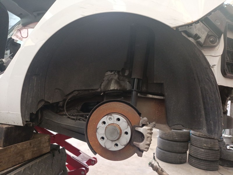 Recambio de paso rueda trasero izquierdo para audi a1 sportback (gba) 30 tfsi referencia OEM IAM 82A810969C  