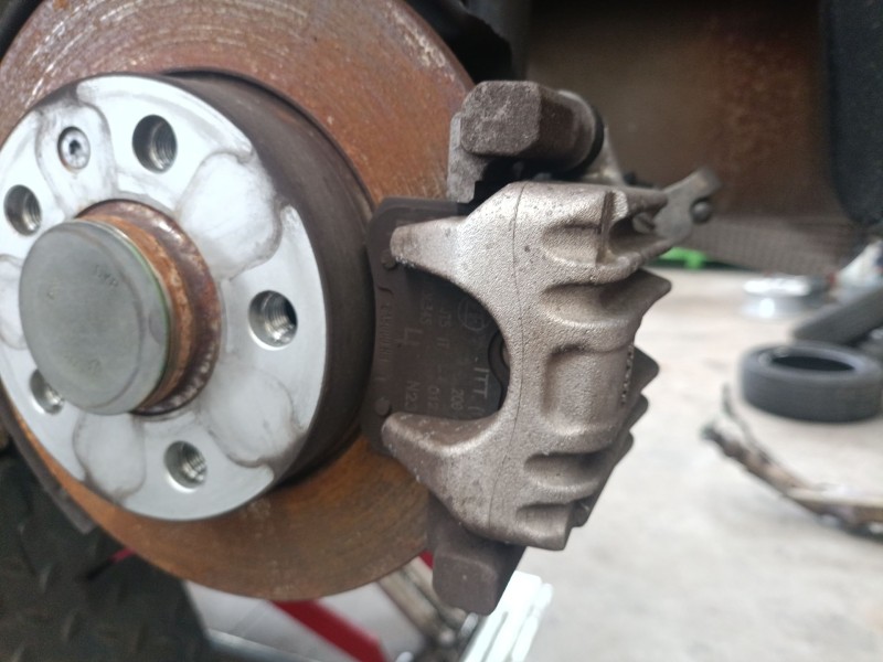 Recambio de pinza de freno trasera izquierda para audi a1 sportback (gba) 30 tfsi referencia OEM IAM 2Q0615423C  