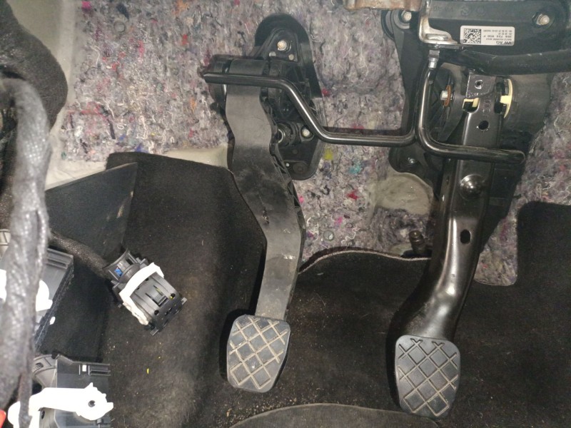 Recambio de pedal embrague para audi a1 sportback (gba) 30 tfsi referencia OEM IAM 6C1721321A  