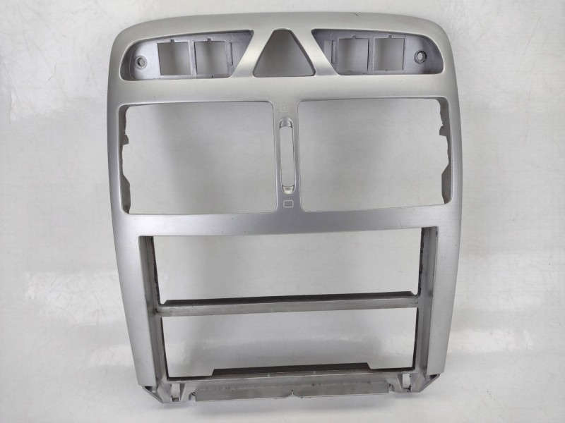 Recambio de moldura para peugeot 307 (s1) xs referencia OEM IAM 9634505077  