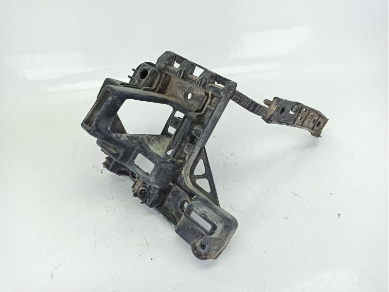 Recambio de soporte paragolpes trasero para peugeot partner tepee 1.6 hdi 90 referencia OEM IAM 9680603680  