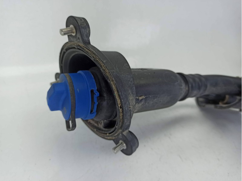 Recambio de deposito adblue para nissan navara np300 pick-up (d23, d23t) 2.3 dci referencia OEM IAM 204214KJ0A  