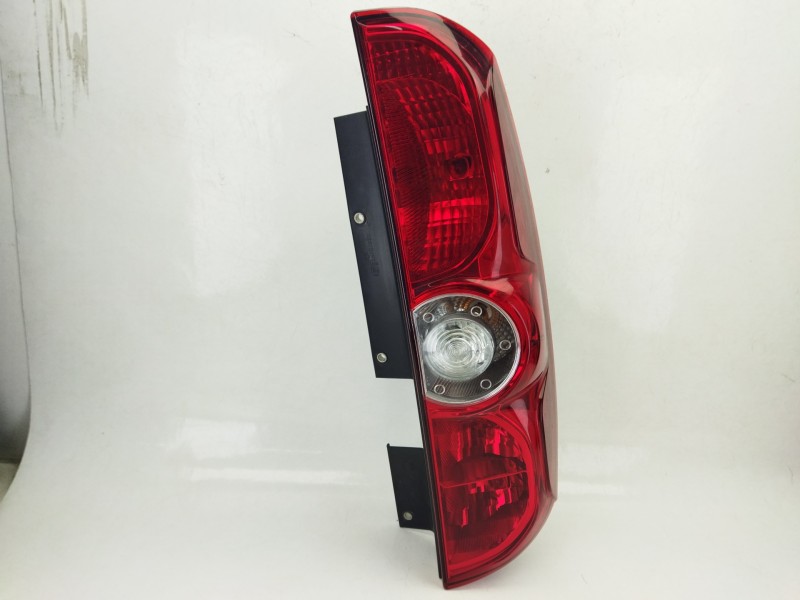 Recambio de piloto trasero derecho para kia rio iii (ub) 1.25 cvvt referencia OEM IAM 00518106730  