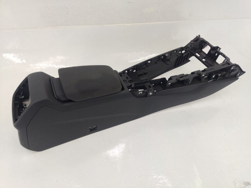 Recambio de apoyabrazos central para audi a4 b9 avant (8w5, 8wd) 2.0 tdi referencia OEM IAM 8W1863241A  