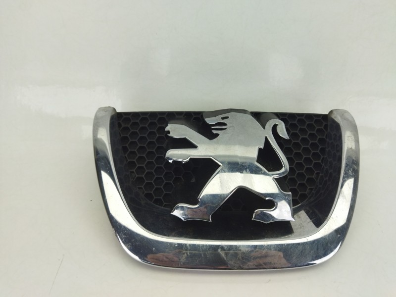 Recambio de emblema para peugeot 207/207+ (wa_, wc_) 1.6 hdi referencia OEM IAM 9800313880  