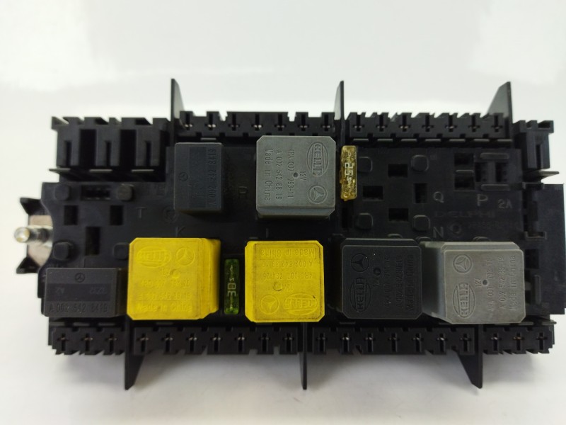 Recambio de caja reles / fusibles para mercedes-benz clase a (w176) a 180 cdi / d (176.012) referencia OEM IAM A2469060093  