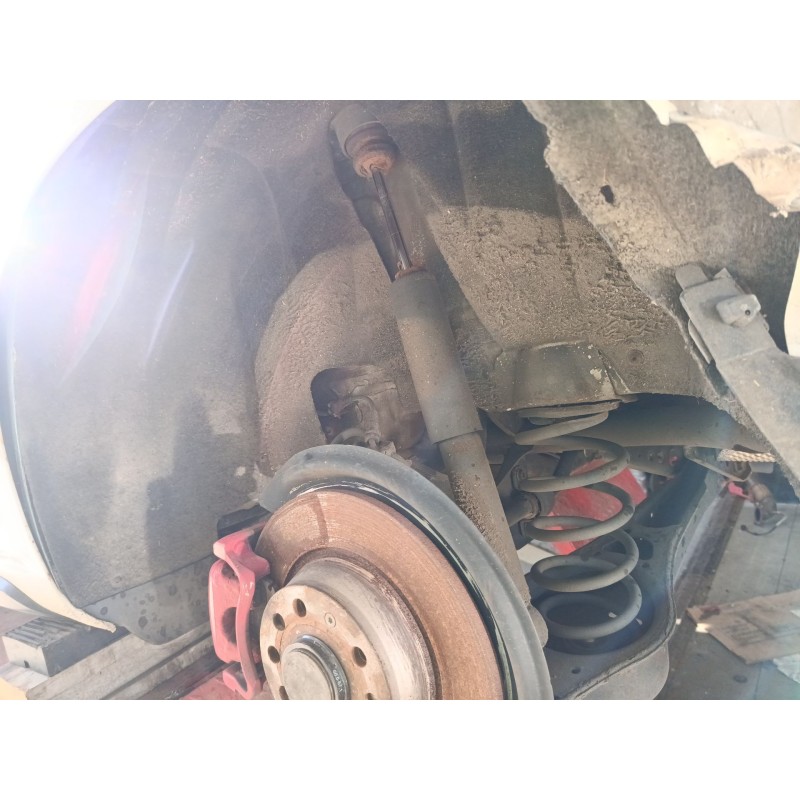 Recambio de amortiguador trasero izquierdo para volkswagen golf vi (5k1) 2.0 gti referencia OEM IAM   