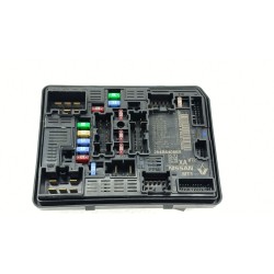 CAJA RELES / FUSIBLES 284B64086R 