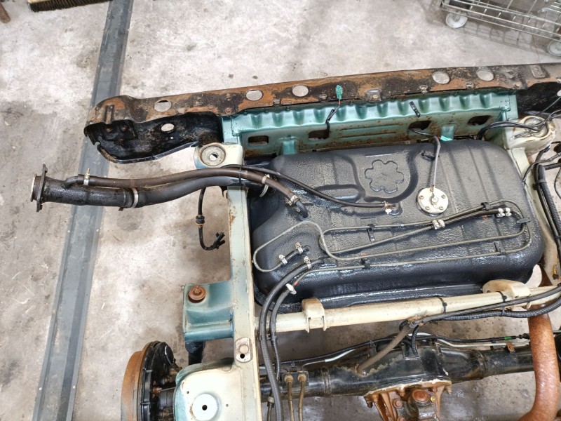 Recambio de deposito combustible para santana 300/350 1.6 hdi 4x4 referencia OEM IAM   