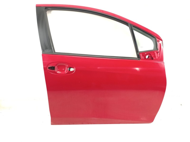 Recambio de puerta delantera derecha para toyota yaris (_p13_) 1.5 hybrid (nhp130_) referencia OEM IAM 670010D500  