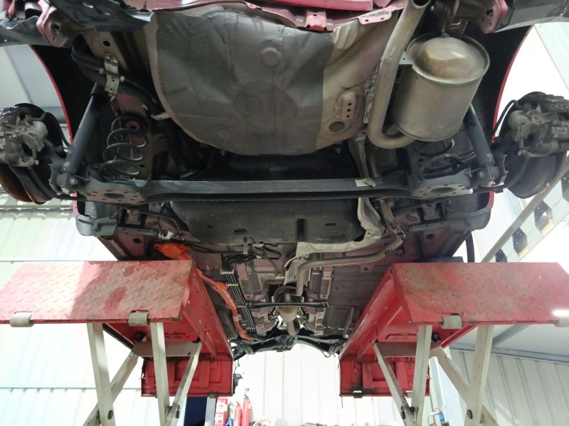 Recambio de puente trasero para toyota yaris (_p13_) 1.5 hybrid (nhp130_) referencia OEM IAM 421100D520  