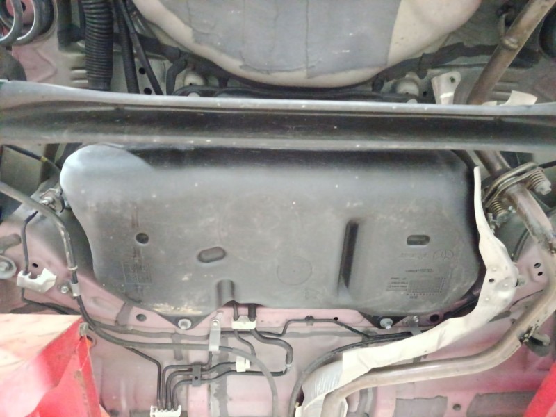 Recambio de deposito combustible para toyota yaris (_p13_) 1.5 hybrid (nhp130_) referencia OEM IAM 770010D480  