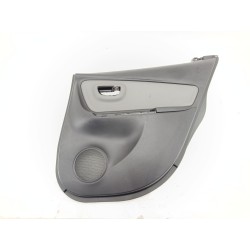 GUARNECIDO PUERTA TRASERA DERECHA 676140D560 