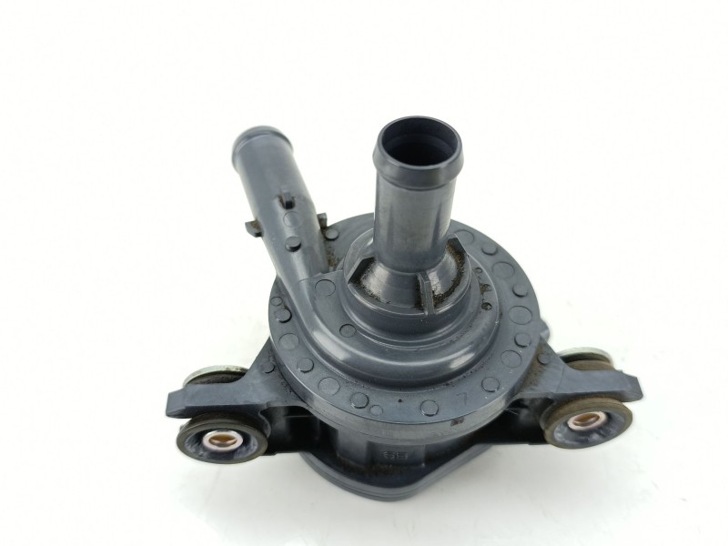 Recambio de bomba agua para toyota yaris (_p13_) 1.5 hybrid (nhp130_) referencia OEM IAM G904052020  