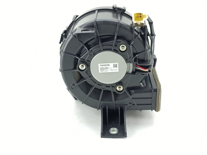 Recambio de ventilador calefaccion para toyota yaris (_p13_) 1.5 hybrid (nhp130_) referencia OEM IAM G923052040  