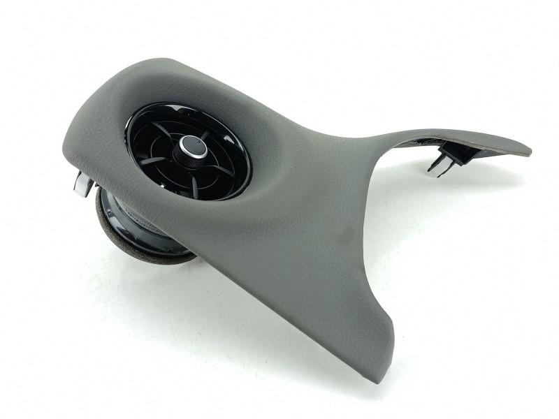 Recambio de rejilla aireadora para toyota yaris (_p13_) 1.5 hybrid (nhp130_) referencia OEM IAM 5556862280  