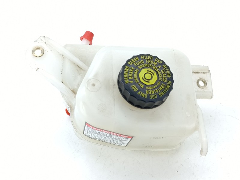 Recambio de deposito liquido de frenos para toyota yaris (_p13_) 1.5 hybrid (nhp130_) referencia OEM IAM 0335088707  