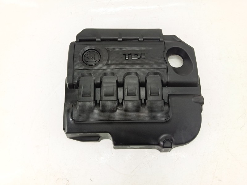 Recambio de tapa motor para skoda octavia iii (5e3, nl3, nr3) 1.6 tdi referencia OEM IAM 04L103925T  