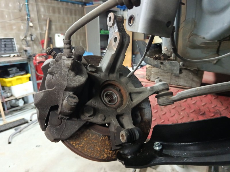 Recambio de mangueta delantera derecha para renault clio iv (bh_) 0.9 tce 90 referencia OEM IAM 400146343R  