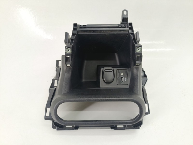 Recambio de moldura para nissan micra v (k14) 1.0 ig-t referencia OEM IAM 689225FA0A  