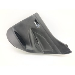 GUARNECIDO PUERTA TRASERA DERECHA 829225FA 