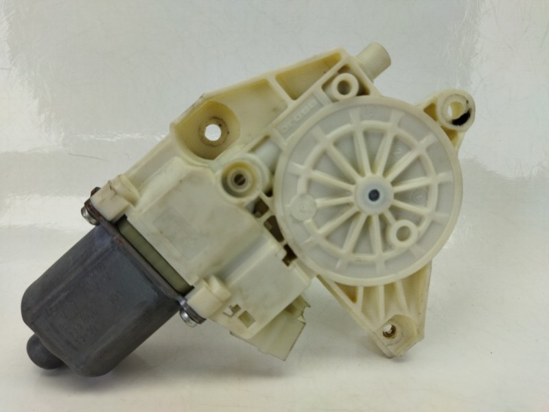 Recambio de motor elevalunas delantero derecho para mercedes-benz clase a (w176) a 180 cdi / d (176.012) referencia OEM IAM   
