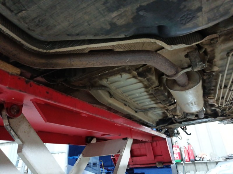 Recambio de tubo escape central para dacia dokker monospace (ke_) 1.5 blue dci 95 (kejl) referencia OEM IAM   