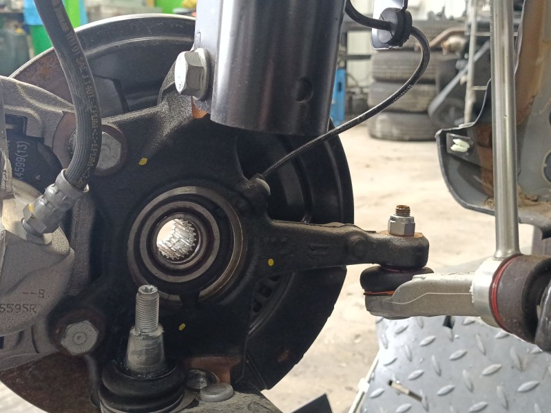 Recambio de mangueta delantera derecha para renault clio v (b7_) tce 90 (b7mt) referencia OEM IAM 400142942R  