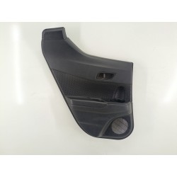 GUARNECIDO PUERTA TRASERA IZQUIERDA 67061F4110 