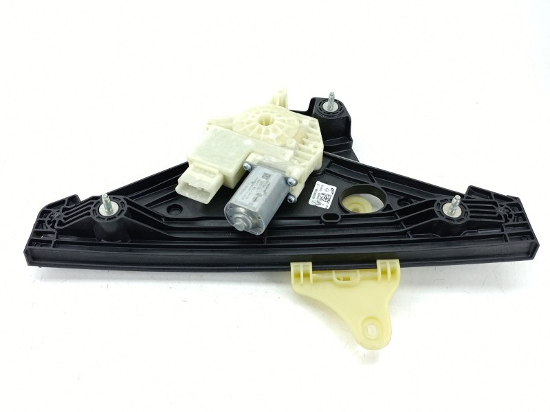 Recambio de elevalunas trasero derecho para renault clio v (b7_) tce 90 (b7mt) referencia OEM IAM 827209773R  