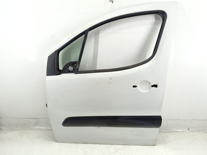 Recambio de puerta delantera izquierda para peugeot partner caja/chasis 1.6 bluehdi 100 referencia OEM IAM 9002Z3  