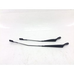 BRAZO LIMPIA DELANTERO DERECHO YQ00137180 
