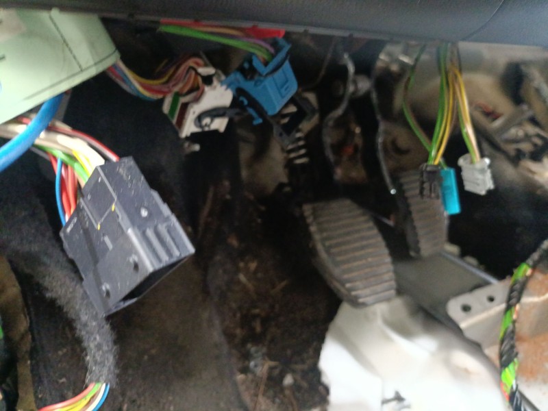 Recambio de pedal embrague para peugeot partner caja/chasis 1.6 bluehdi 100 referencia OEM IAM 2127FJ  
