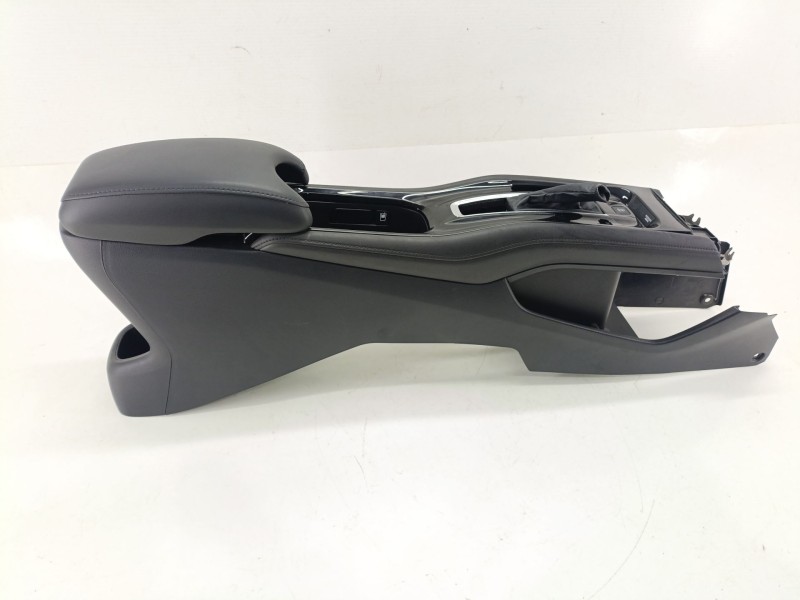 Recambio de consola central para honda hr-v (ru) 1.5 (ru1) referencia OEM IAM 83450T83  