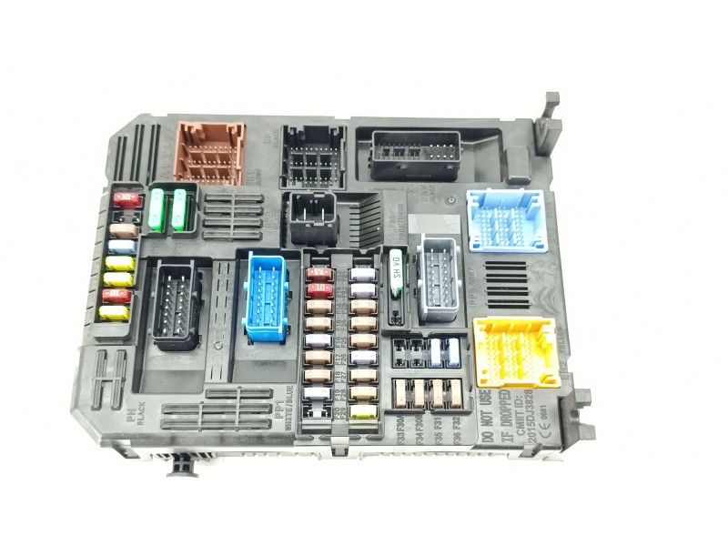 Recambio de caja reles / fusibles para peugeot 2008 ii (ud_, us_, uy_, uj_, ur_, uc_) 1.5 bluehdi 110 (udyhsk) referencia OEM IA
