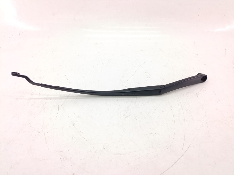 Recambio de brazo limpia delantero derecho para kia xceed (cd) 1.0 t-gdi referencia OEM IAM 98321J7000  