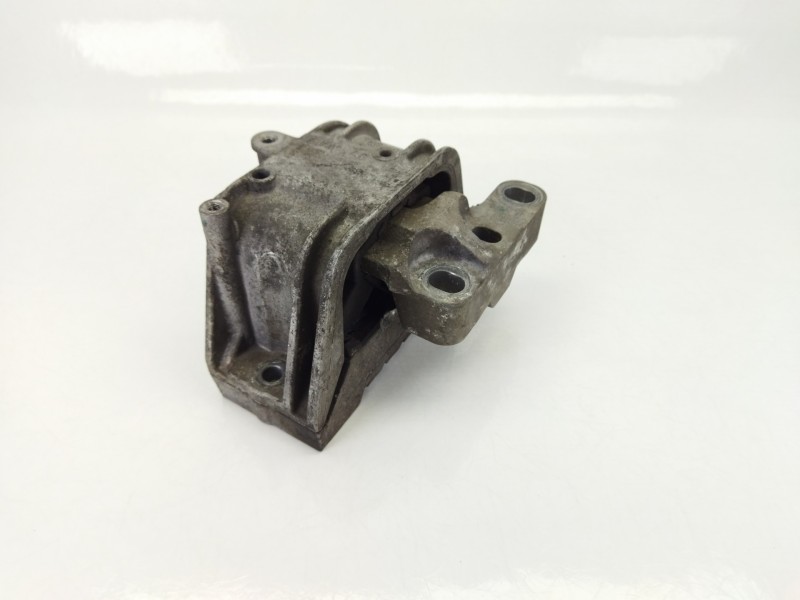 Recambio de soporte motor derecho para audi a3 (8p1) 2.0 tdi 16v referencia OEM IAM 1K0199262  