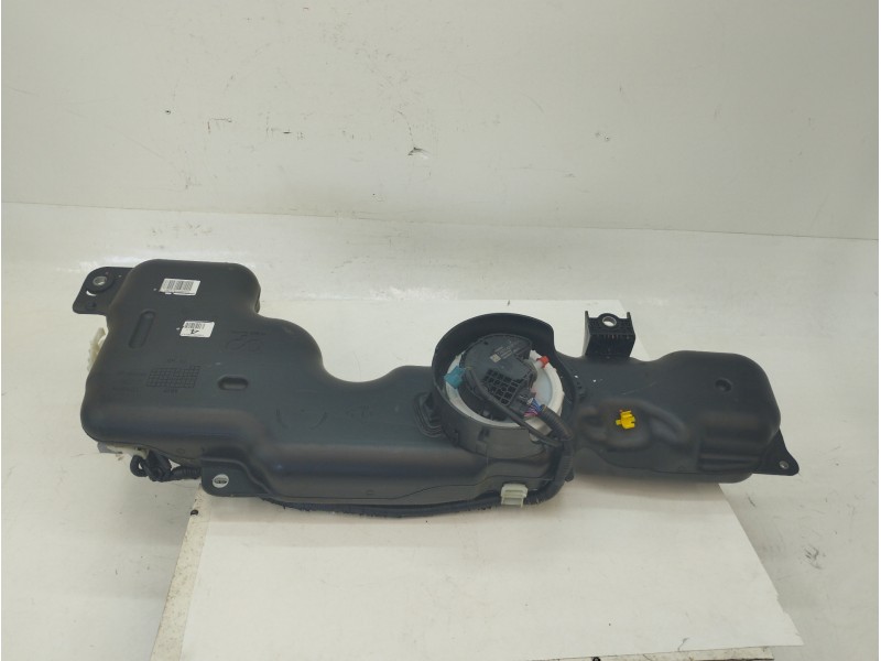Recambio de deposito adblue para toyota hilux viii pick-up (_n1_) 2.4 d 4wd (gun125_) referencia OEM IAM 778010K010  