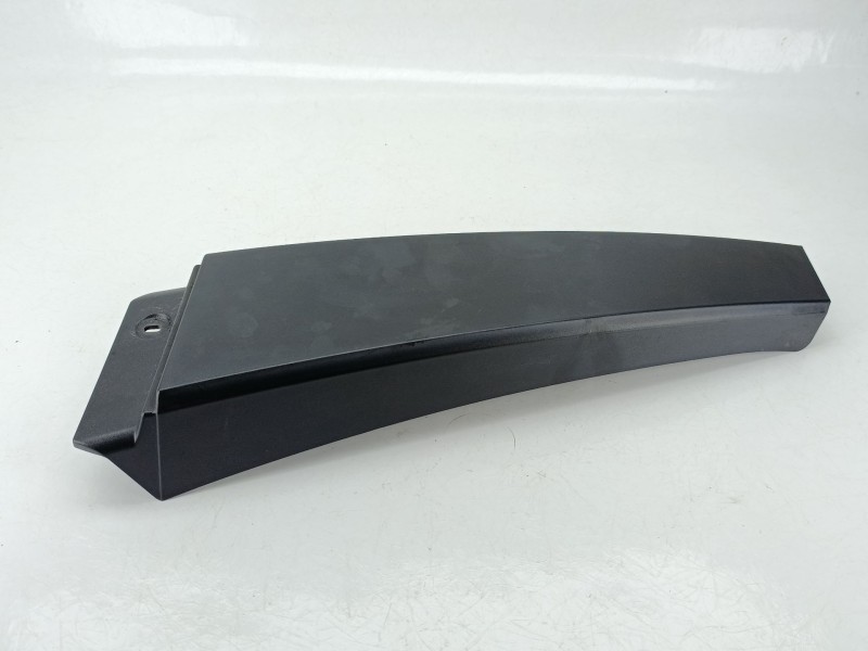 Recambio de moldura para dacia sandero iii 1.0 sce 65 referencia OEM IAM 768183421R  