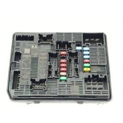CAJA RELES / FUSIBLES 284B64435R 