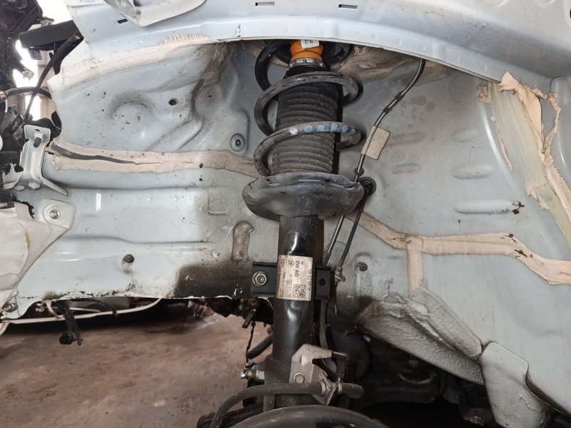 Recambio de amortiguador delantero izquierdo para seat arona (kj7, kjp) 1.0 tsi referencia OEM IAM 2Q0413031DP  