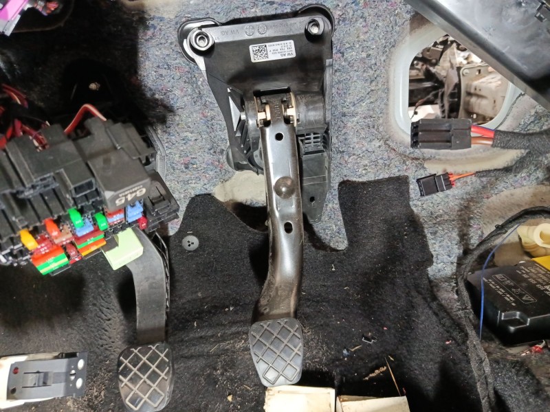 Recambio de pedal freno para seat arona (kj7, kjp) 1.0 tsi referencia OEM IAM 2Q1721142  