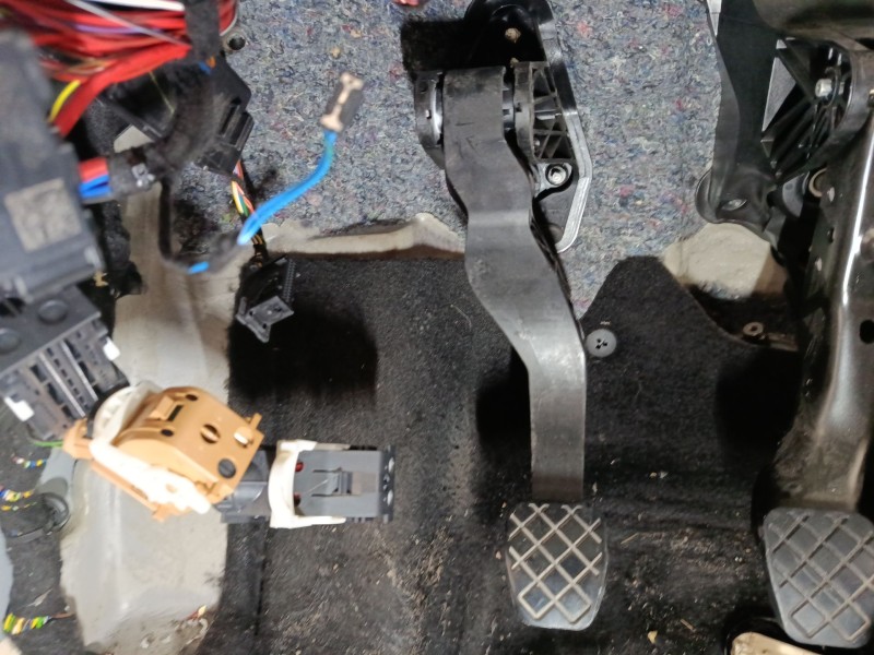 Recambio de pedal embrague para seat arona (kj7, kjp) 1.0 tsi referencia OEM IAM 6C1721321A  