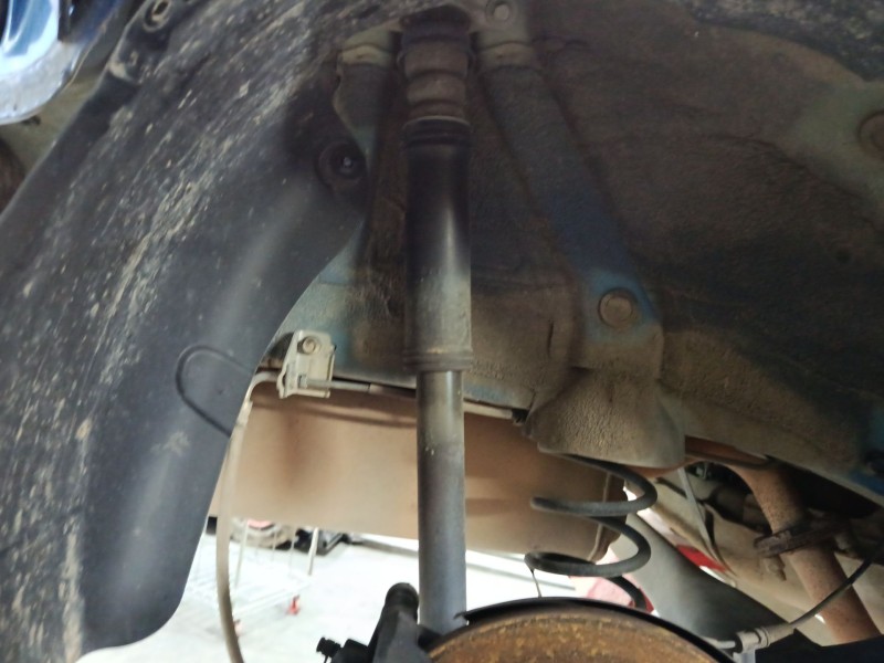 Recambio de amortiguador trasero izquierdo para kia stonic (yb) 1.2 cvvt referencia OEM IAM 55300H8850  