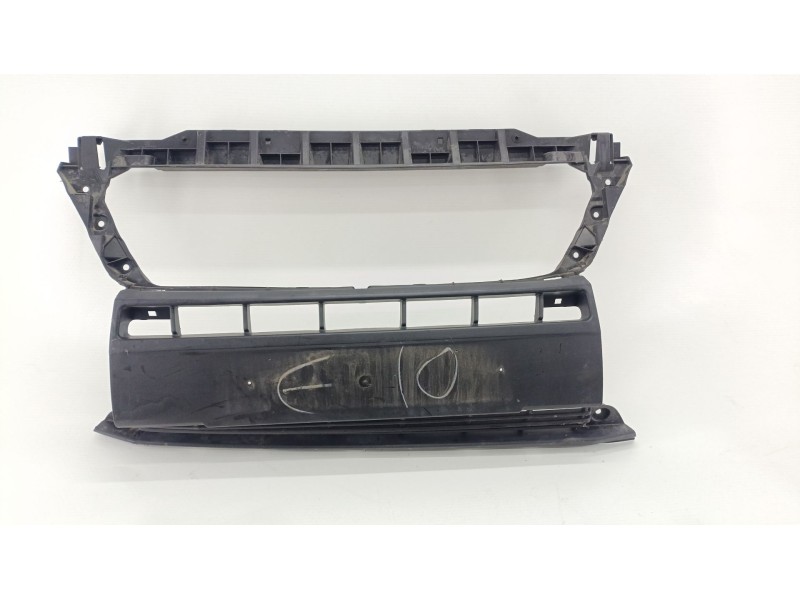 Recambio de paragolpes delantero para peugeot boxer furgoneta 2.2 bluehdi 140 referencia OEM IAM 1611705180  