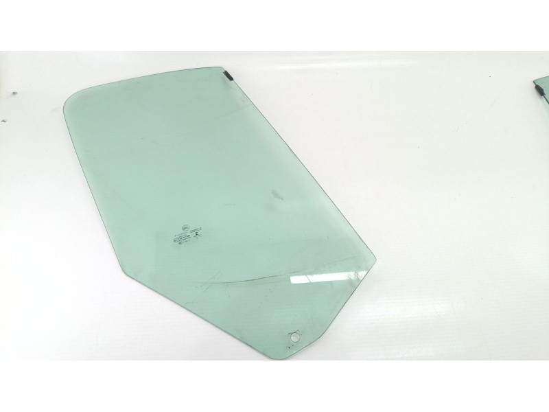 Recambio de luna delantera derecha para peugeot boxer furgoneta 2.2 bluehdi 140 referencia OEM IAM 1693391280  