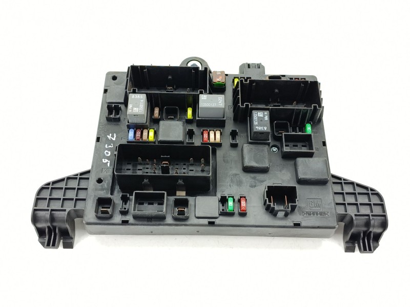 Recambio de caja reles / fusibles para opel astra j (p10) 1.7 cdti (68) referencia OEM IAM 13302301  