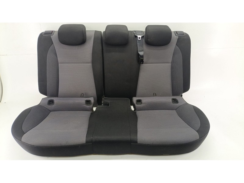 Recambio de asientos traseros para hyundai i20 ii (gb, ib) 1.2 referencia OEM IAM 89100C8030  